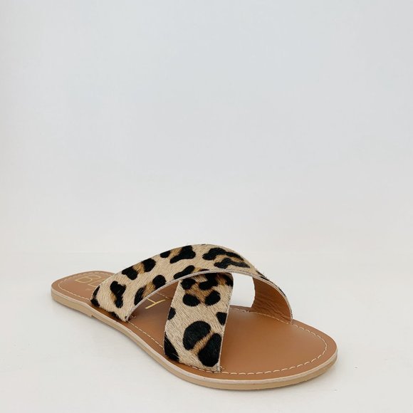 Coconuts by Matisse Pebble Sandal in Leopard - Picture 4 of 4